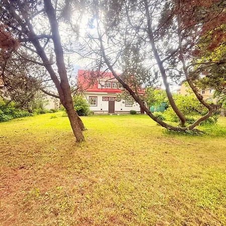 Hébergement de vacances Private House, Walk To Old Town, Garden And Parking *