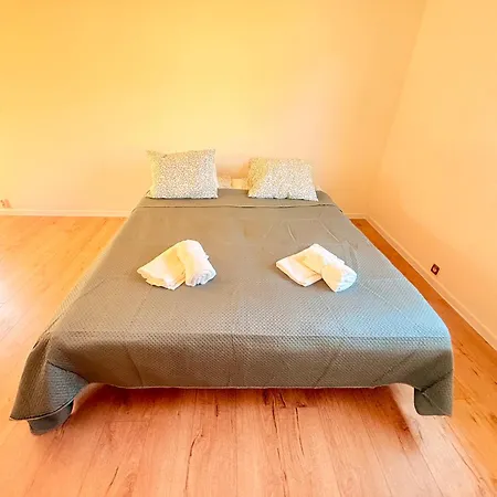 Private House, Walk To Old Town, Garden And Parking
