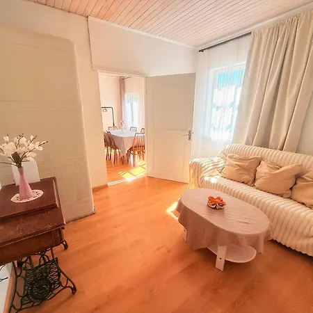 Private House, Walk To Old Town, Garden And Parking Hébergement de vacances *