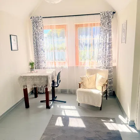 Private House, Walk To Old Town, Garden And Parking *