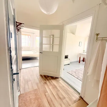 Private House, Walk To Old Town, Garden And Parking