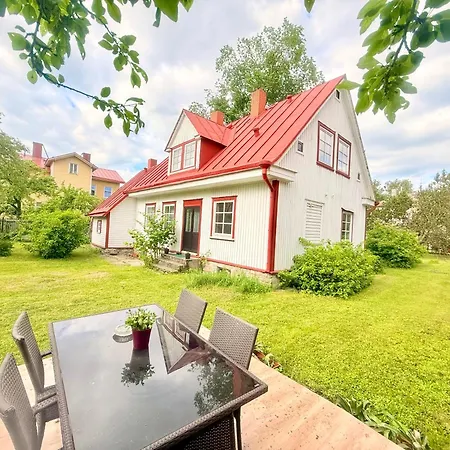Hébergement de vacances Private House, Walk To Old Town, Garden And Parking Tallinn