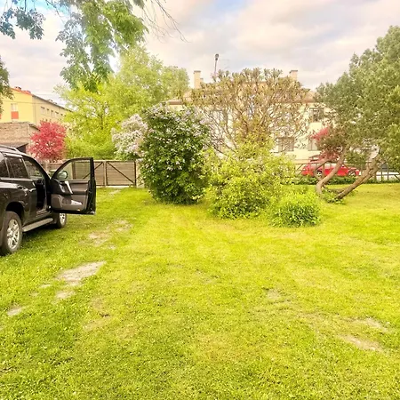 Private House, Walk To Old Town, Garden And Parking Hébergement de vacances